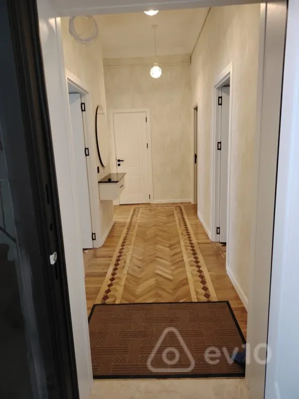 Kirayə verilir 3 otaqlı köhnə tikili 80 m²