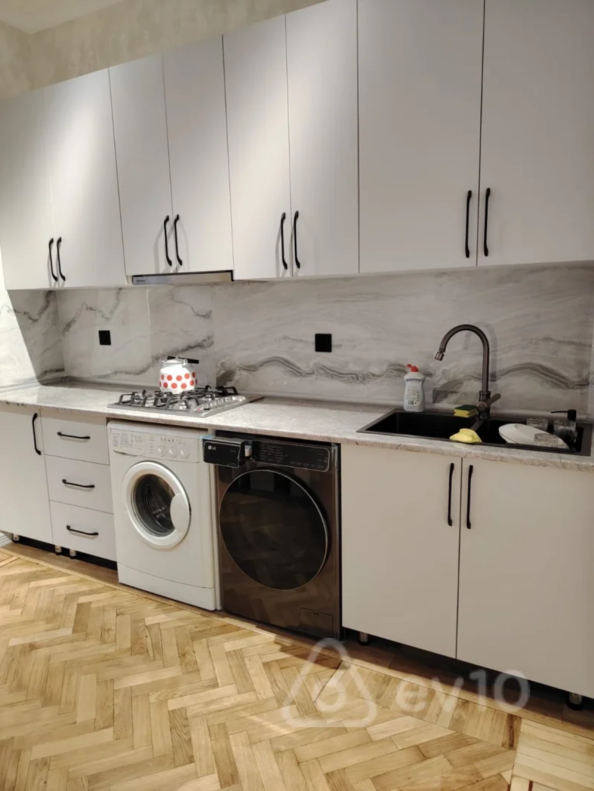 Kirayə verilir 3 otaqlı köhnə tikili 80 m²