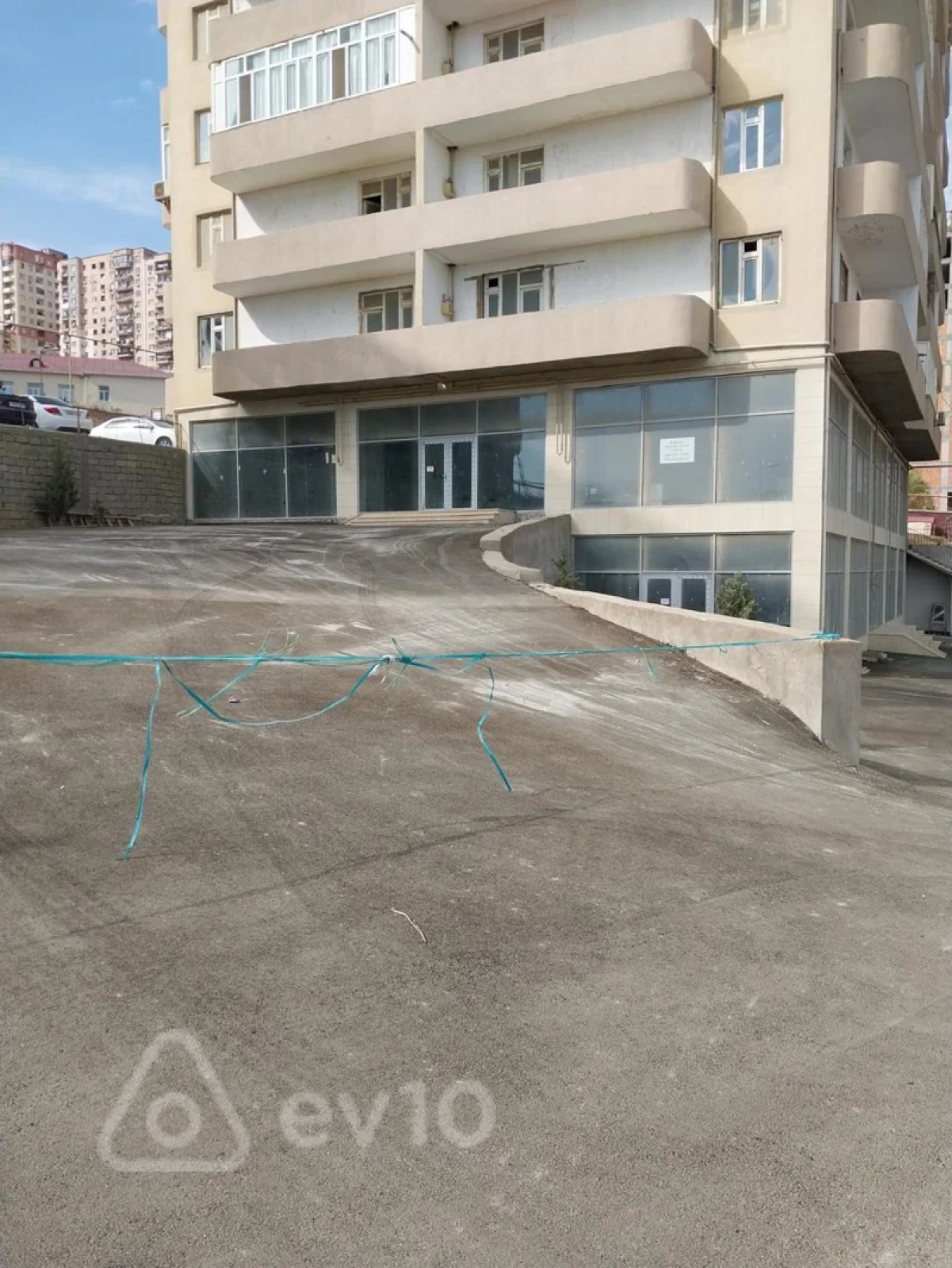 Satılır 3 otaqlı yeni tikili 135 m²