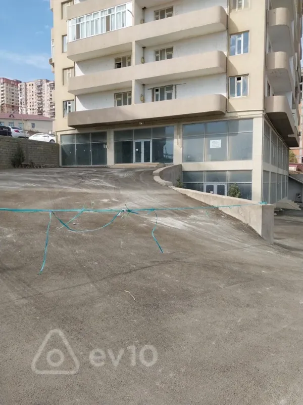 Satılır 3 otaqlı yeni tikili 135 m²