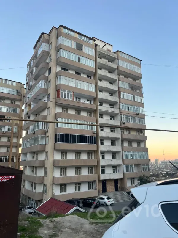 Satılır 3 otaqlı yeni tikili 135 m²