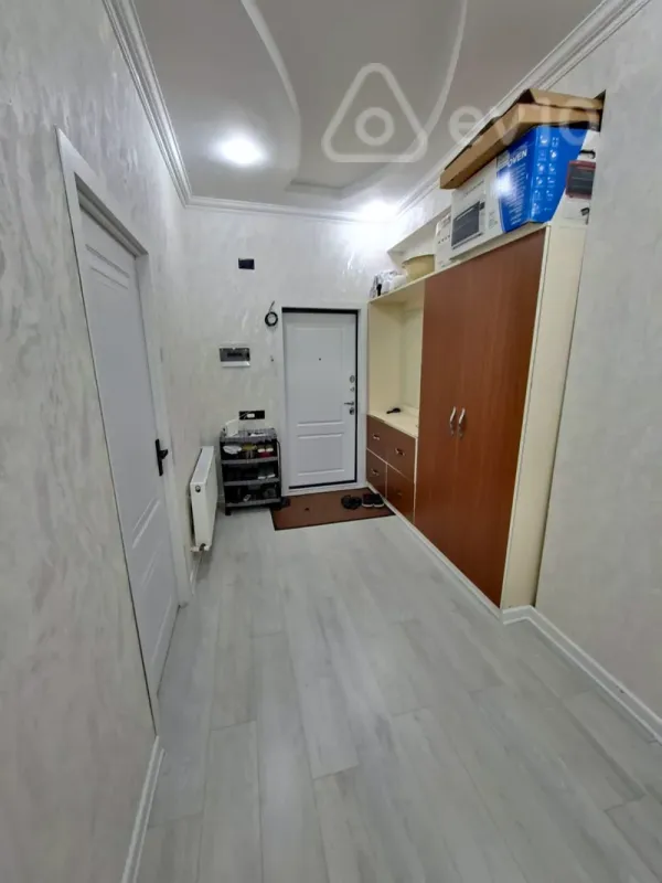 Satılır 3 otaqlı yeni tikili 100 m²