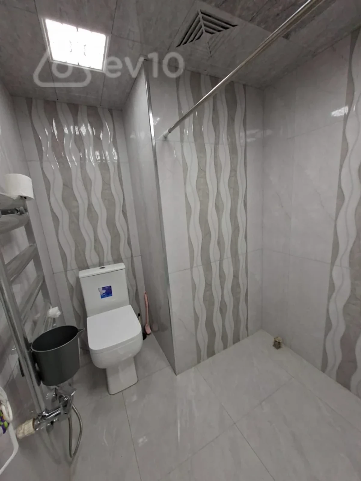 Satılır 3 otaqlı yeni tikili 100 m²