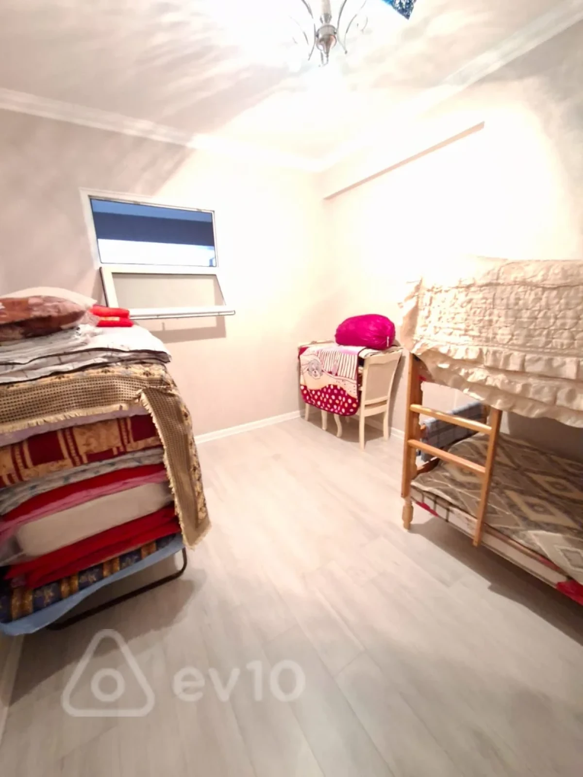 Satılır 3 otaqlı yeni tikili 100 m²