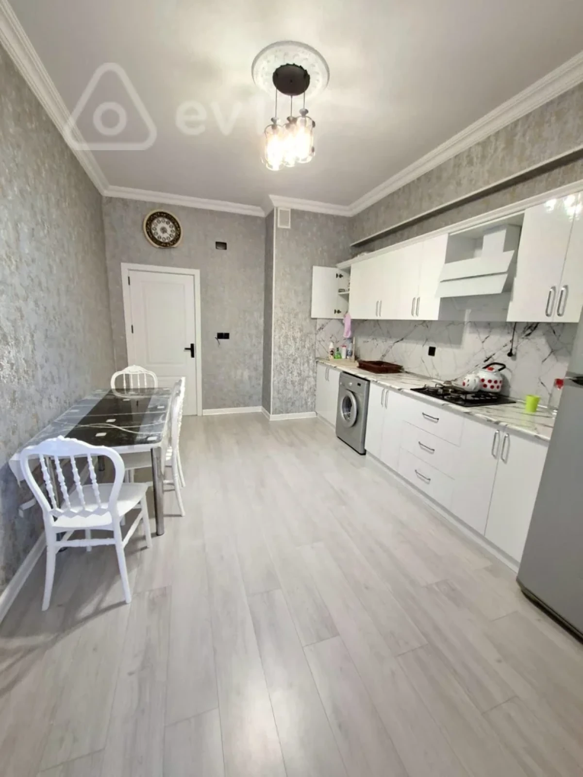 Satılır 3 otaqlı yeni tikili 100 m²