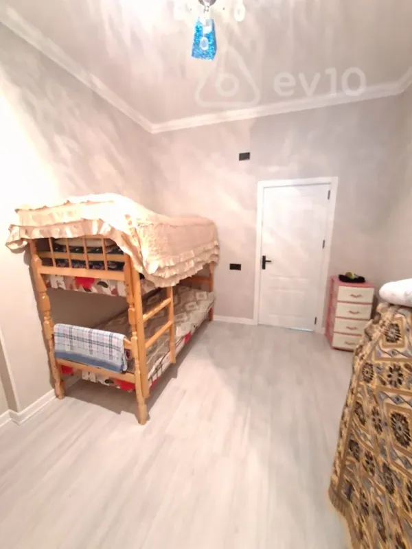 Satılır 3 otaqlı yeni tikili 100 m²