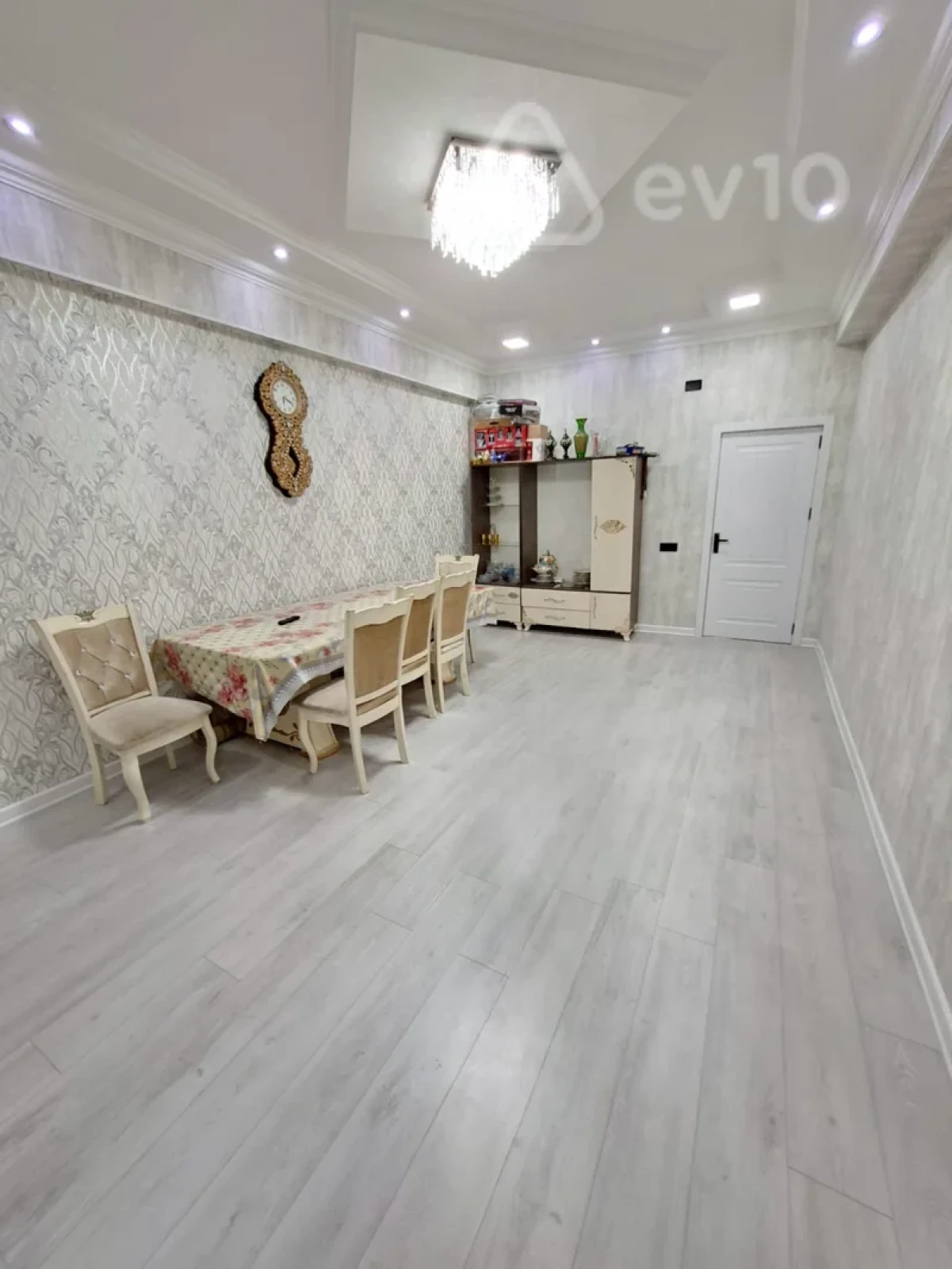 Satılır 3 otaqlı yeni tikili 100 m²