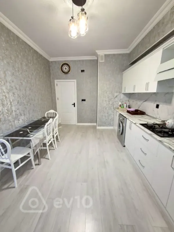 Satılır 3 otaqlı yeni tikili 100 m²