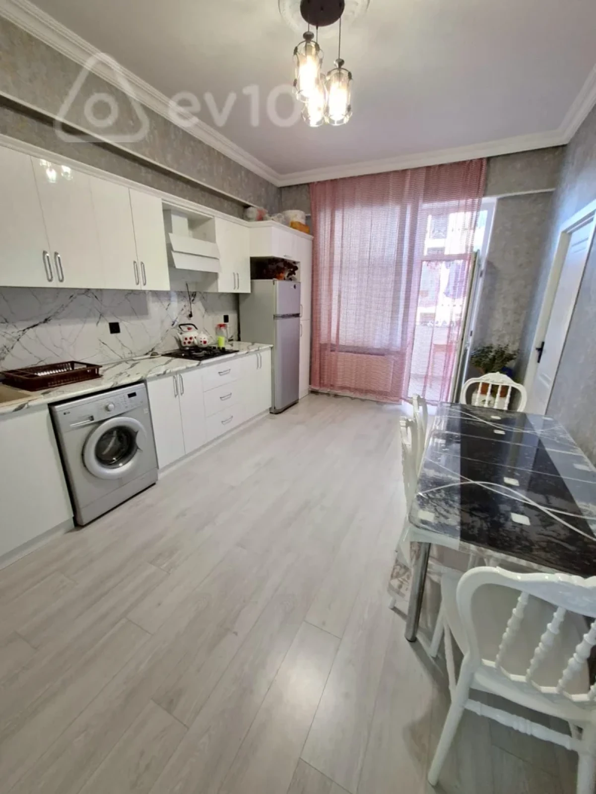 Satılır 3 otaqlı yeni tikili 100 m²