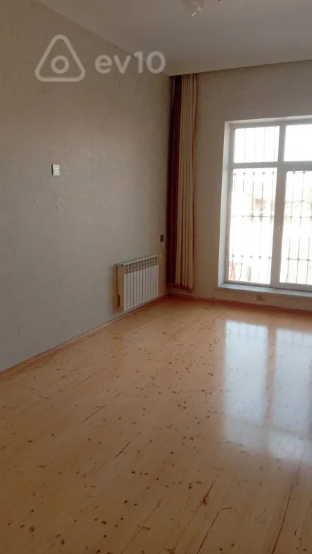 Satılır 4 otaqlı həyət evi 110 m²