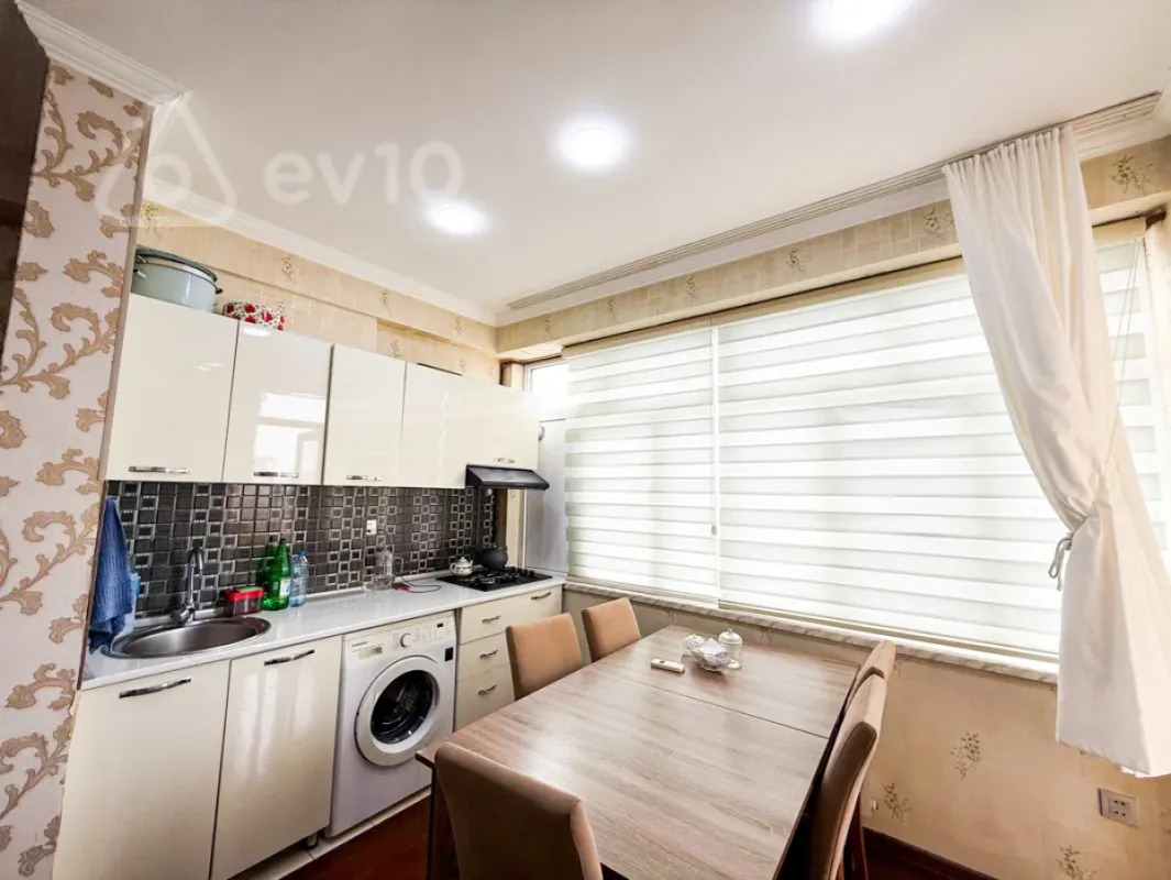 Satılır 3 otaqlı yeni tikili 80 m²