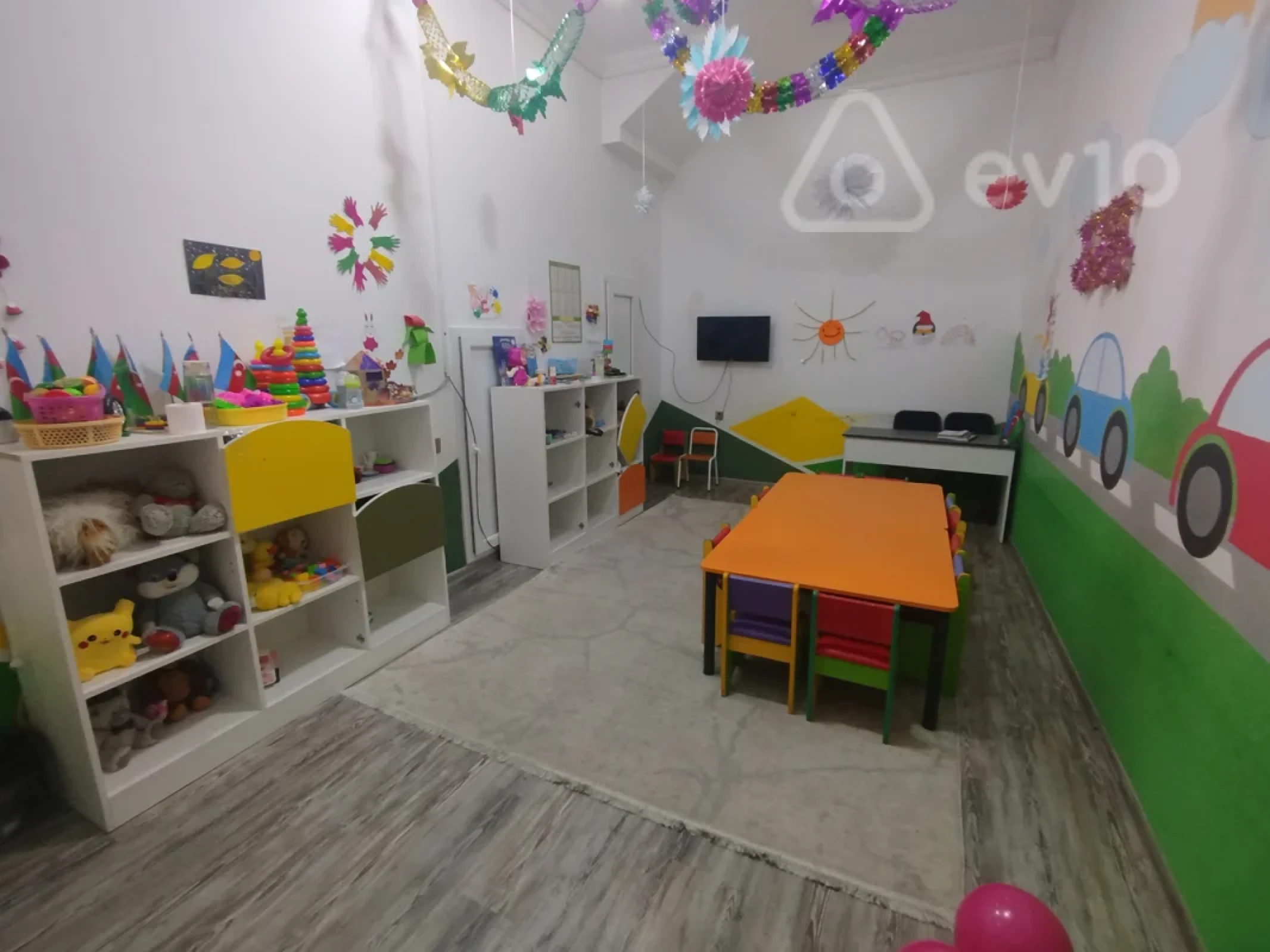 Satılır mənzil 200 m²