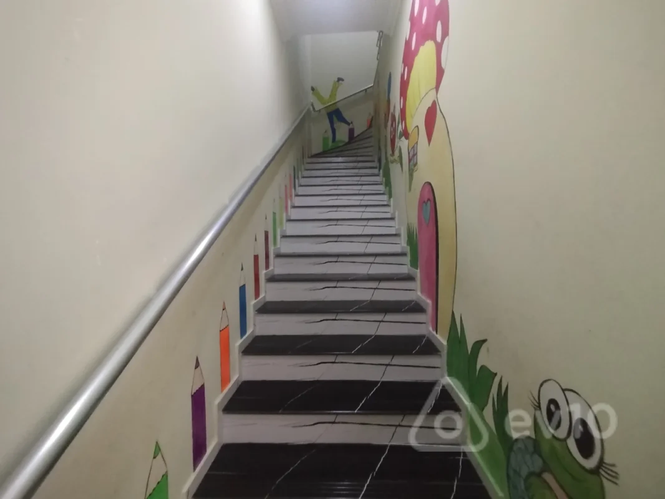 Satılır mənzil 200 m²