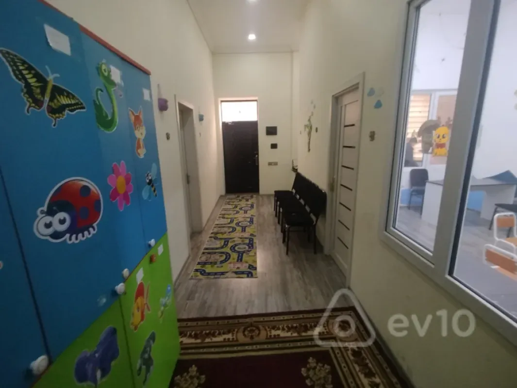 Satılır mənzil 200 m²