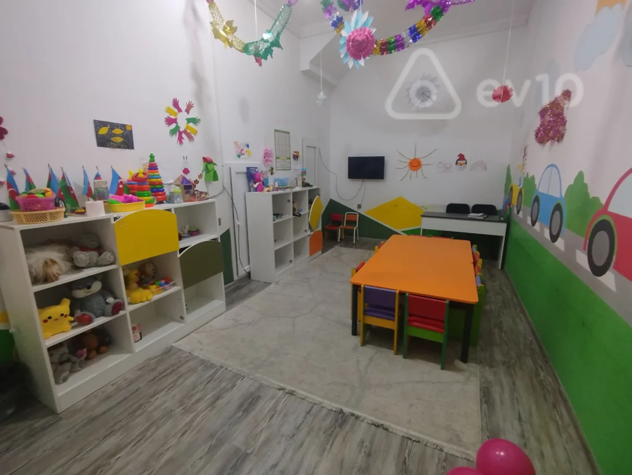 Satılır mənzil 200 m²