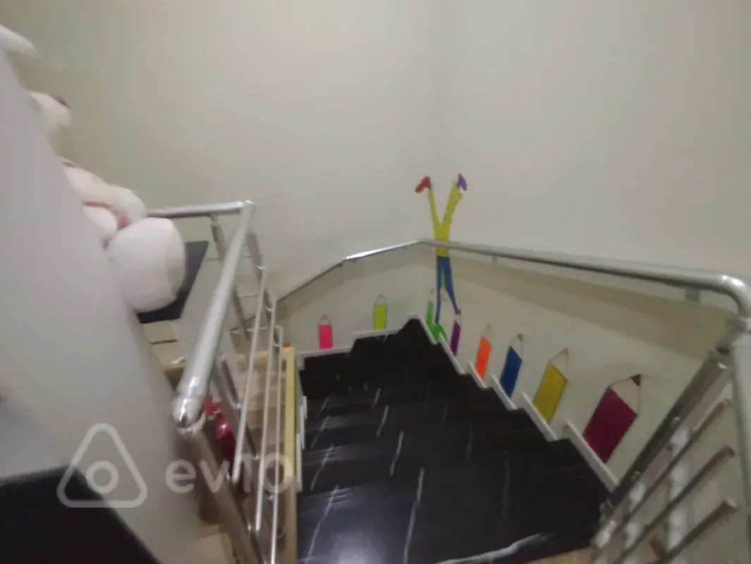 Satılır mənzil 200 m²