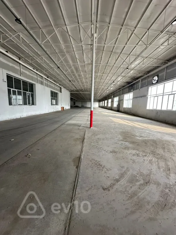 Kirayə verilir mənzil 700 m²