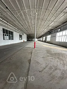 Kirayə verilir mənzil 700 m²