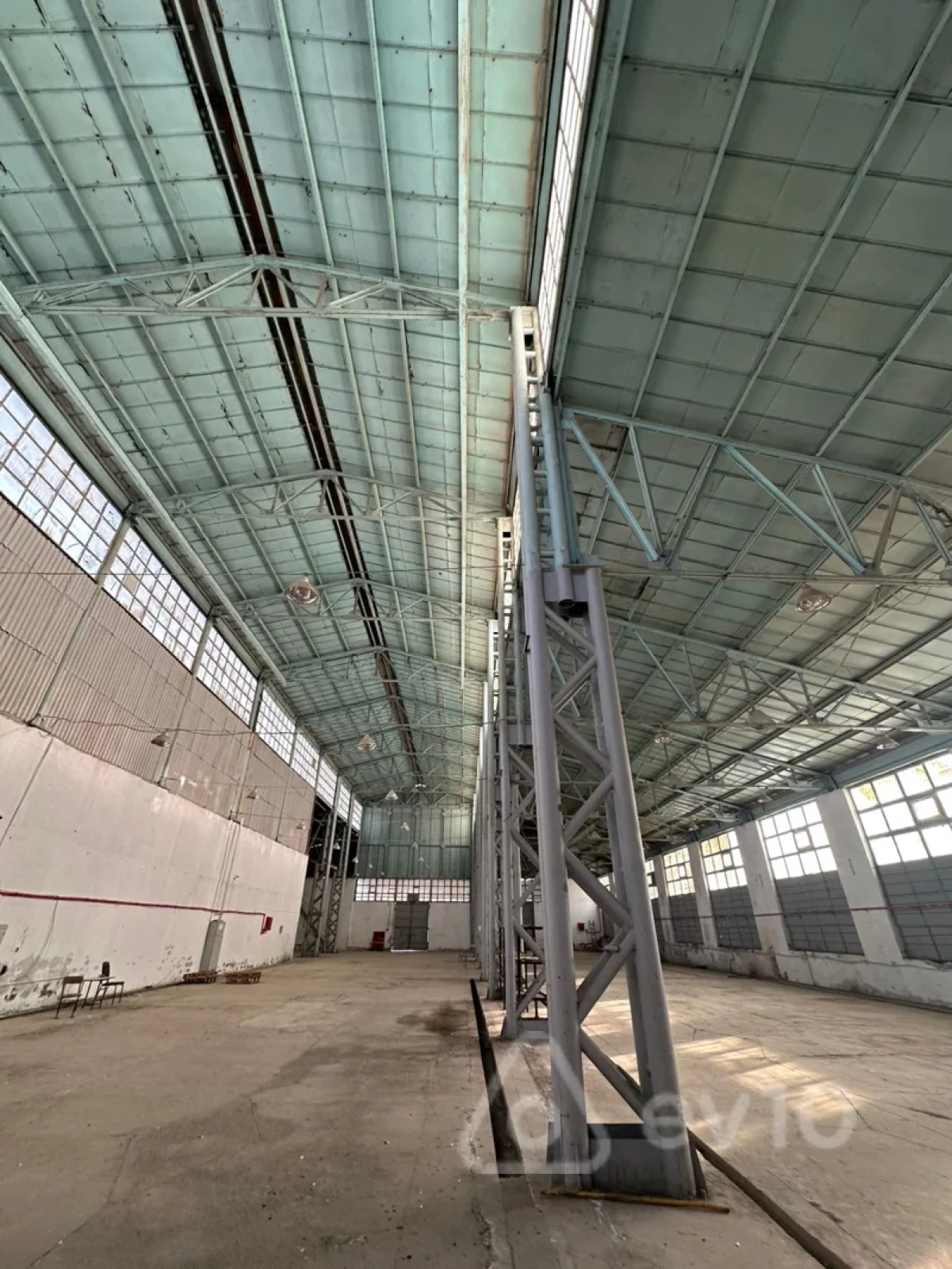 Kirayə verilir mənzil 700 m²