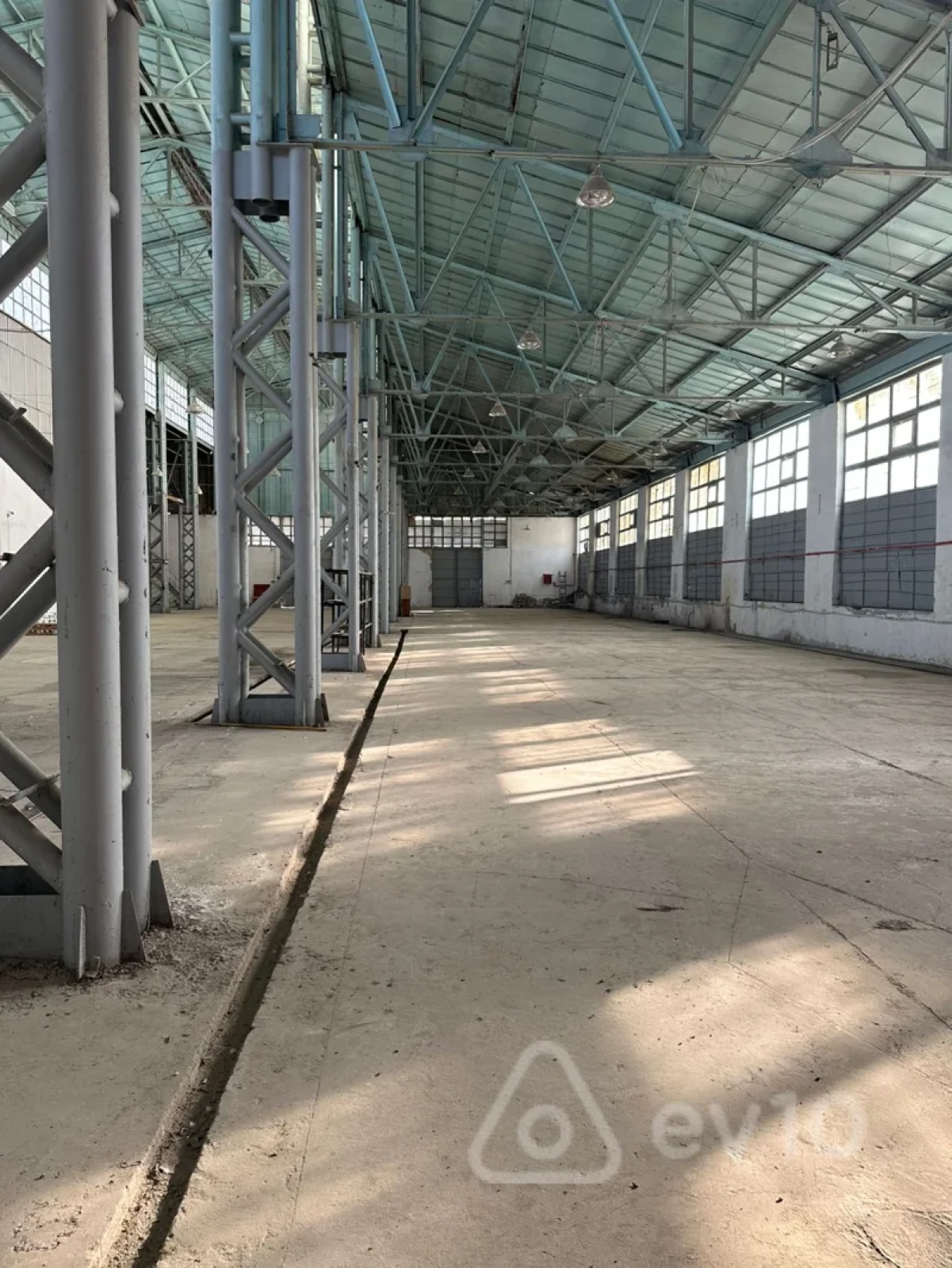 Kirayə verilir mənzil 700 m²