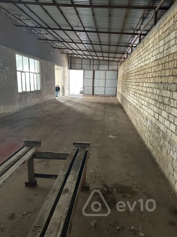 Kirayə verilir mənzil 700 m²