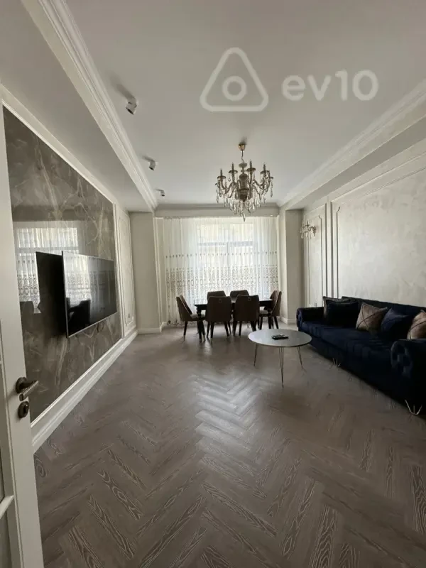 Kirayə verilir 3 otaqlı yeni tikili 138 m²