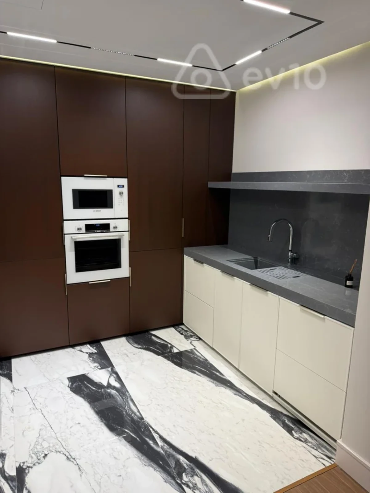 Kirayə verilir 2 otaqlı yeni tikili 100 m²