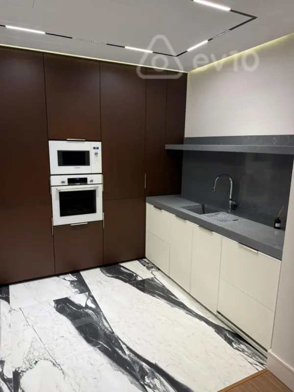 Kirayə verilir 2 otaqlı yeni tikili 100 m²