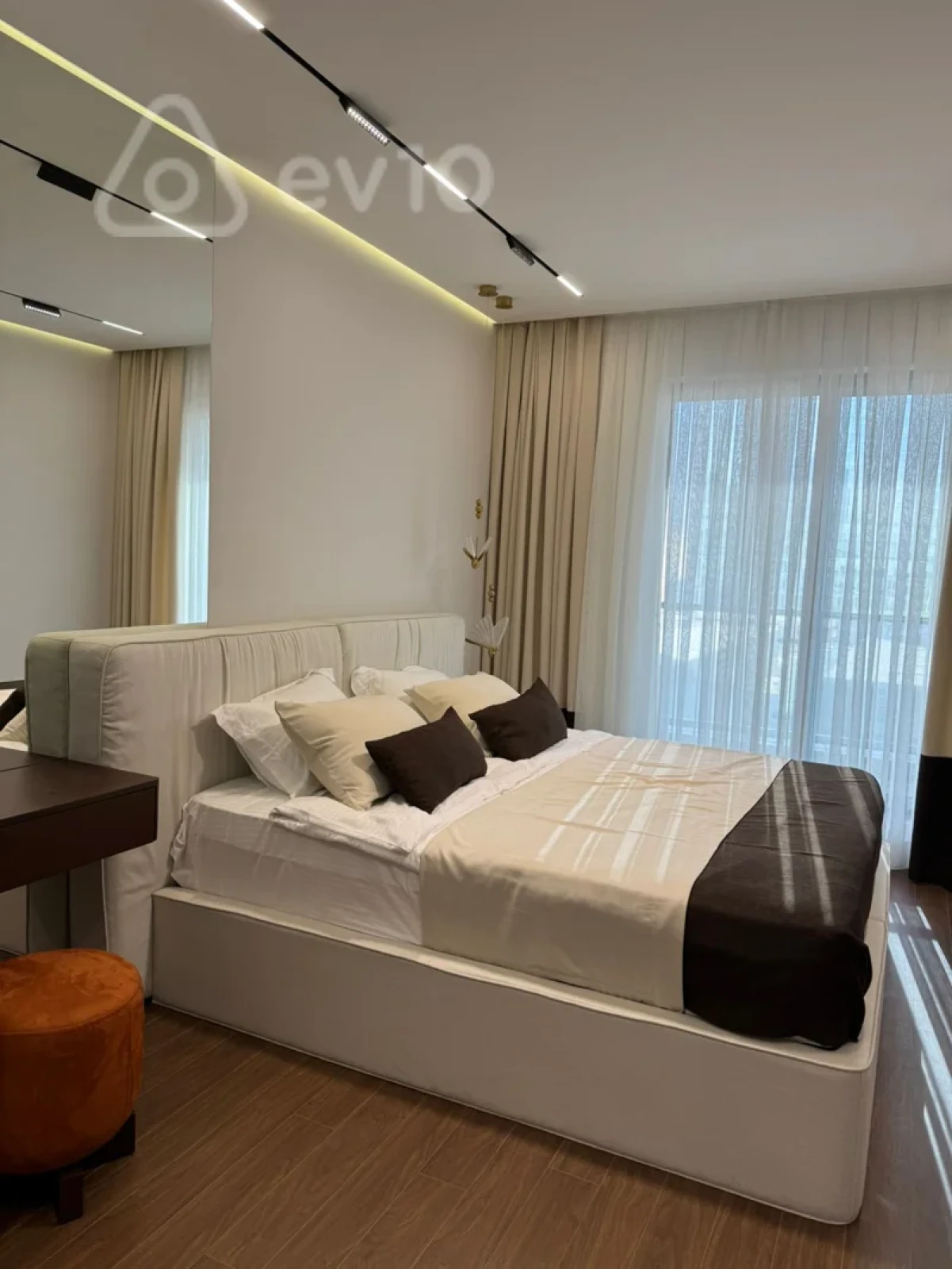 Kirayə verilir 2 otaqlı yeni tikili 100 m²