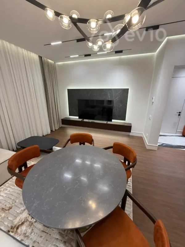 Kirayə verilir 2 otaqlı yeni tikili 100 m²