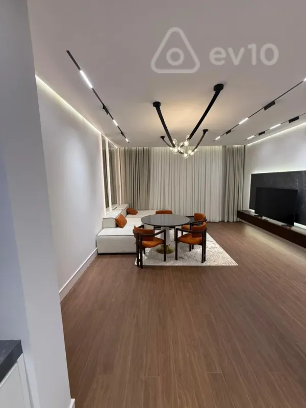 Kirayə verilir 2 otaqlı yeni tikili 100 m²