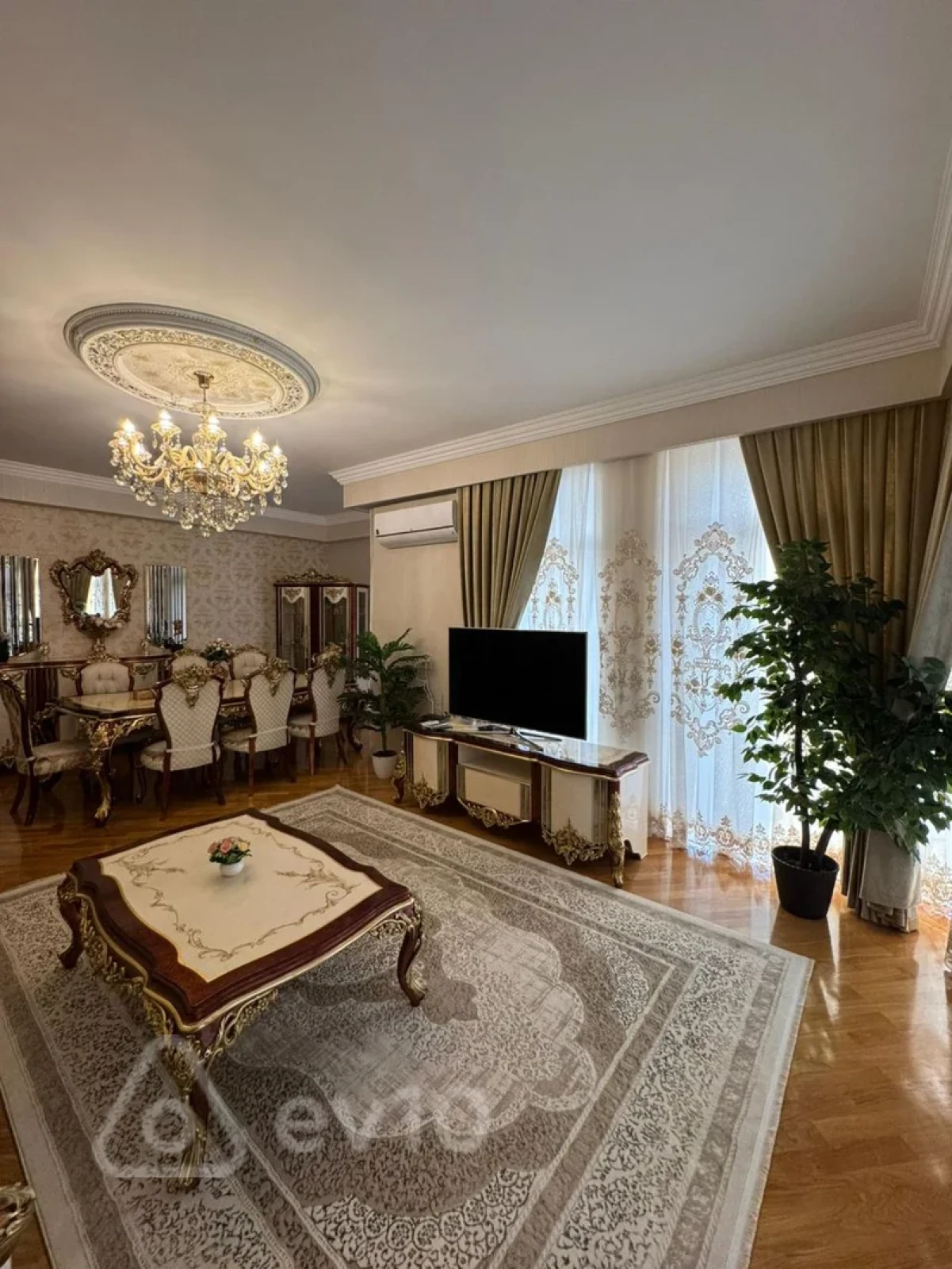 Kirayə verilir 3 otaqlı yeni tikili 125 m²