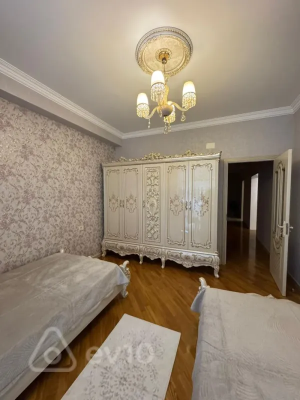 Kirayə verilir 3 otaqlı yeni tikili 125 m²