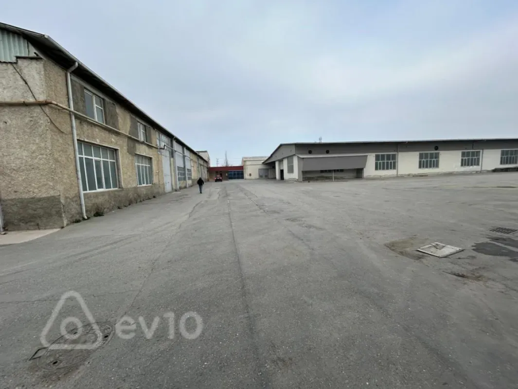 Kirayə verilir mənzil 1700 m²