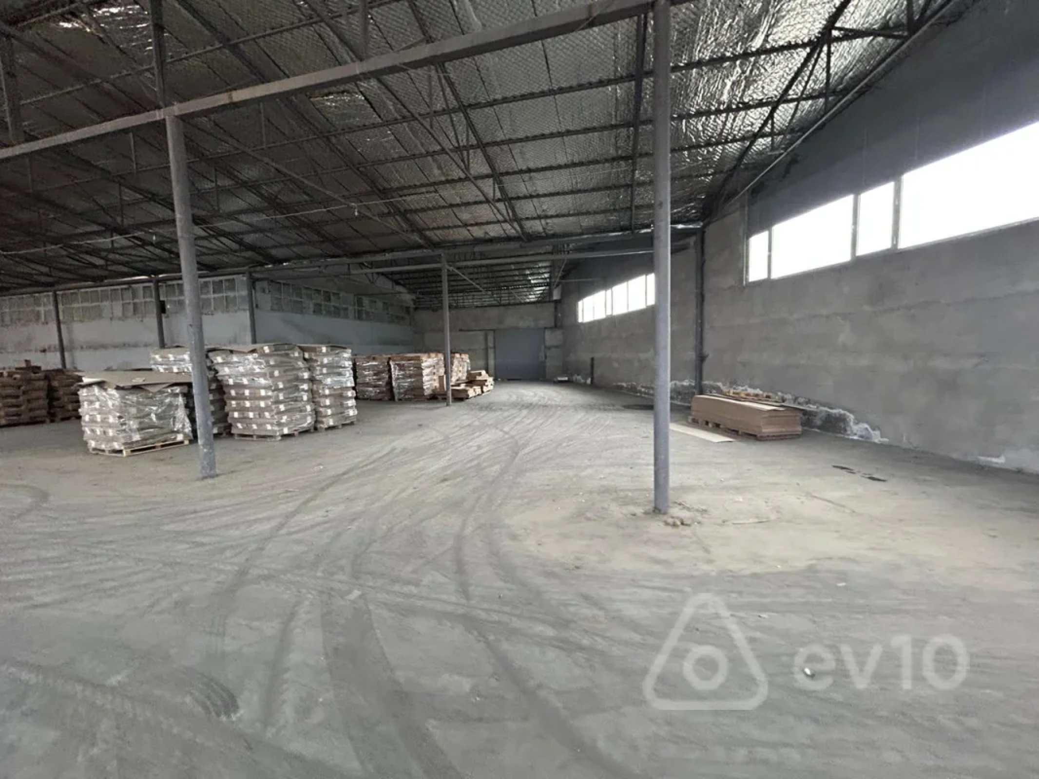 Kirayə verilir mənzil 1700 m²