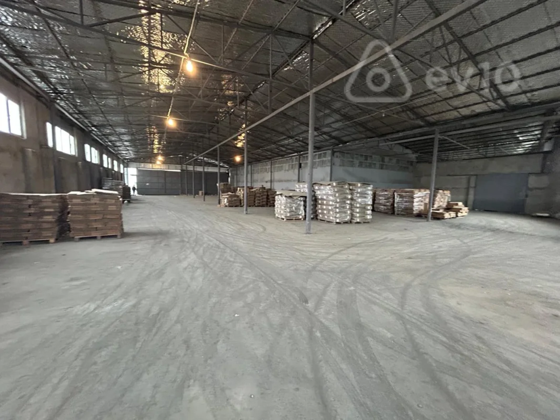 Kirayə verilir mənzil 1700 m²