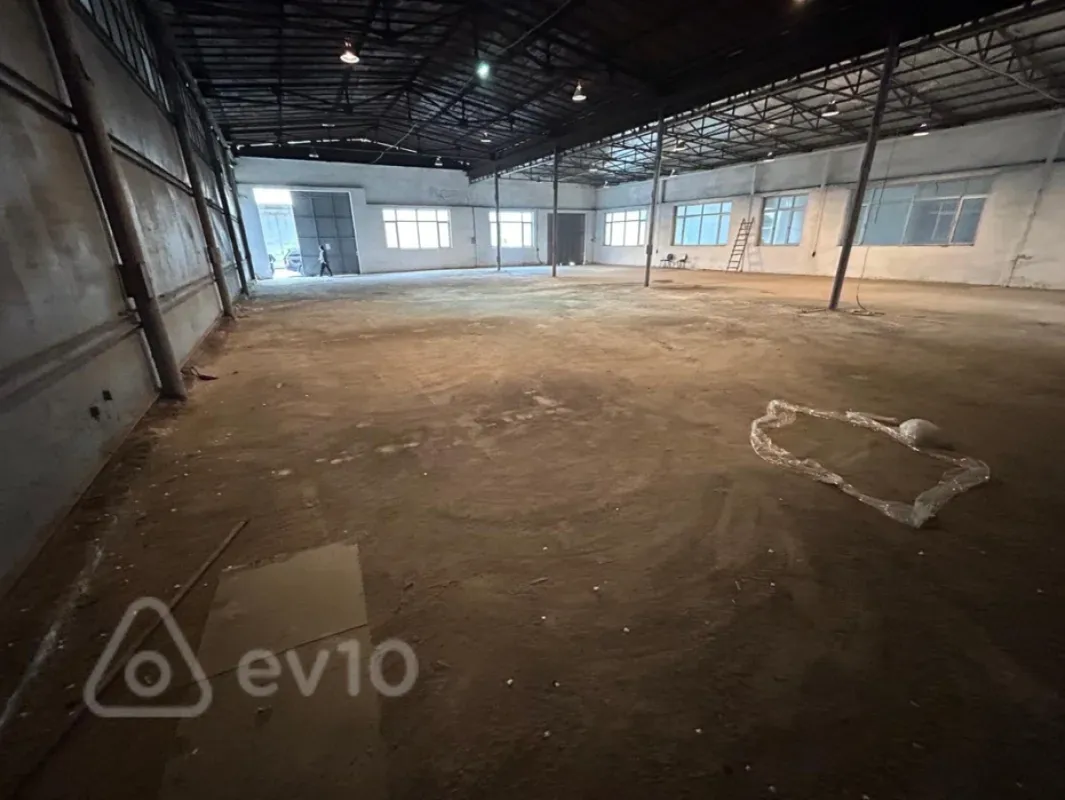 Kirayə verilir mənzil 1700 m²