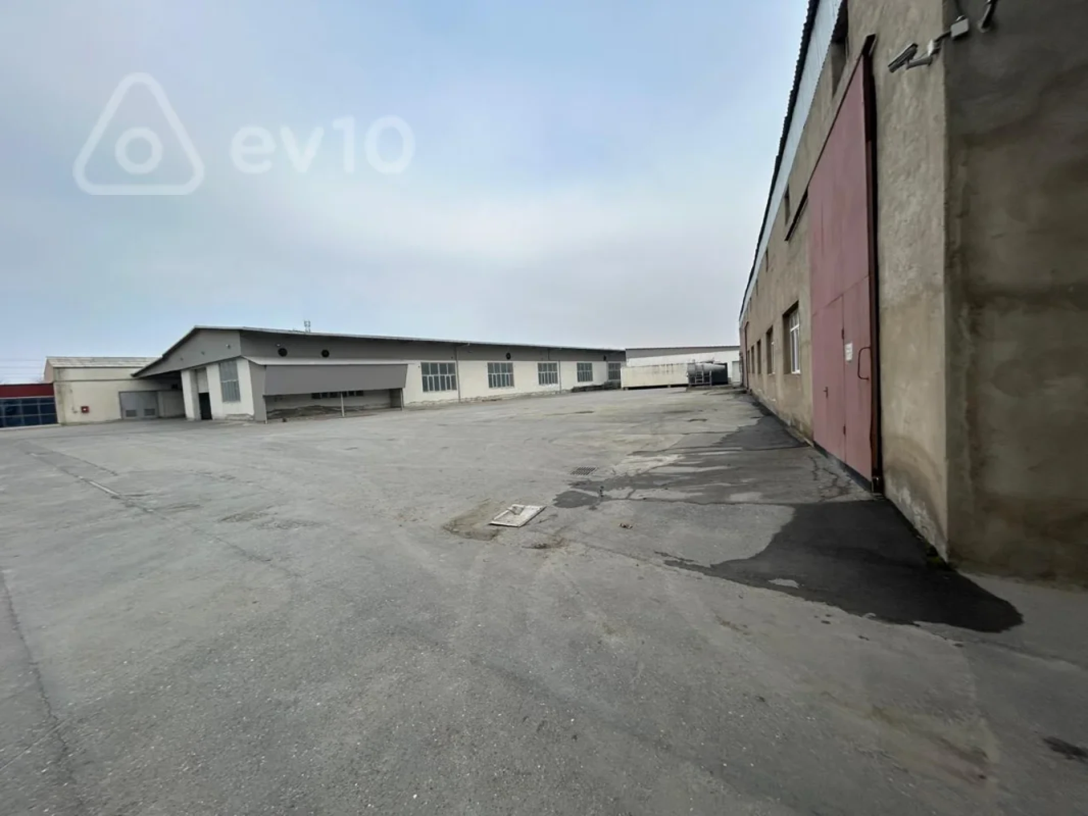 Kirayə verilir mənzil 1700 m²