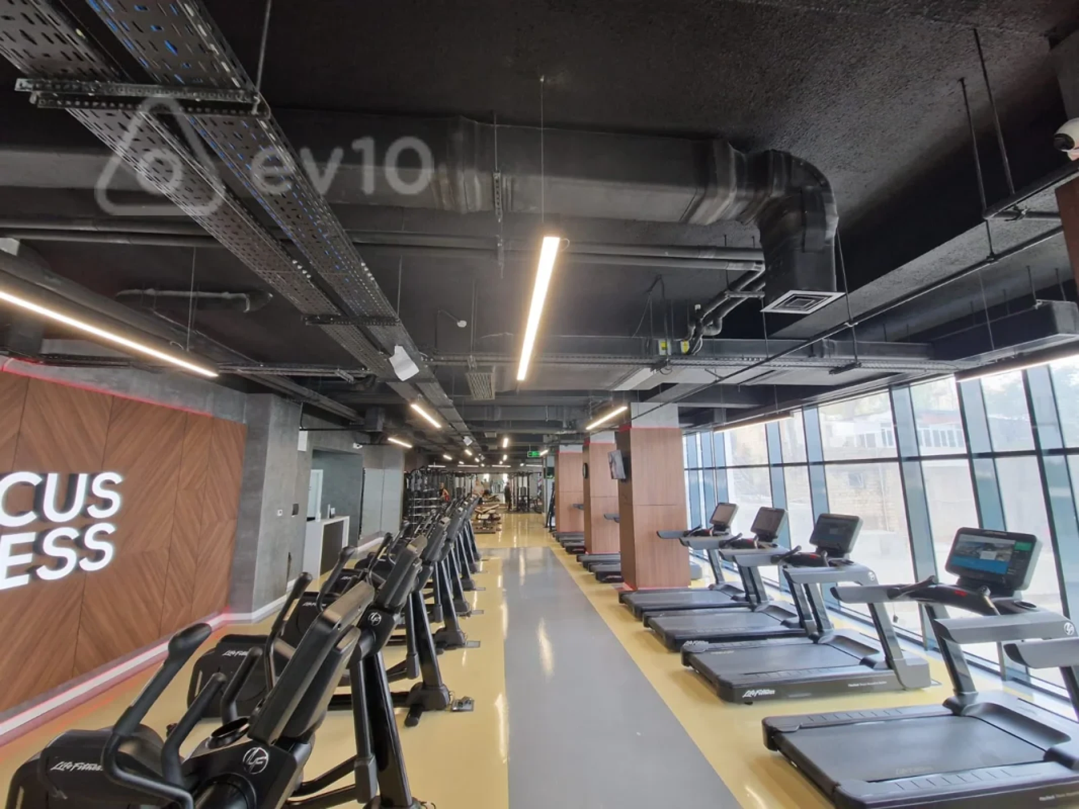 Kirayə verilir 4 otaqlı yeni tikili 180 m²