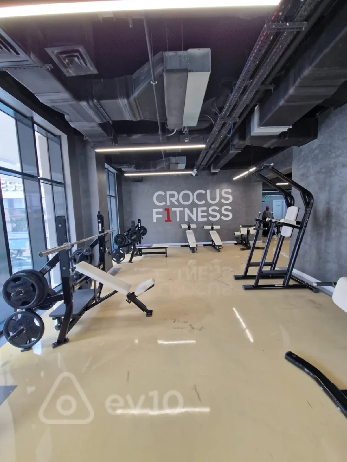 Kirayə verilir 4 otaqlı yeni tikili 180 m²