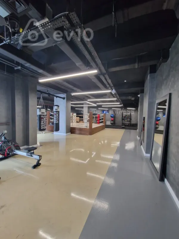 Kirayə verilir 4 otaqlı yeni tikili 180 m²