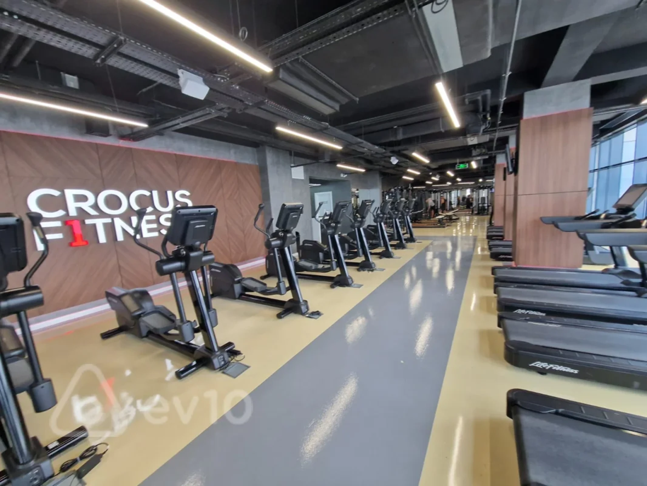 Kirayə verilir 4 otaqlı yeni tikili 180 m²