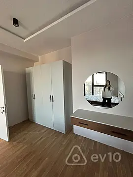 Kirayə verilir 4 otaqlı yeni tikili 180 m²