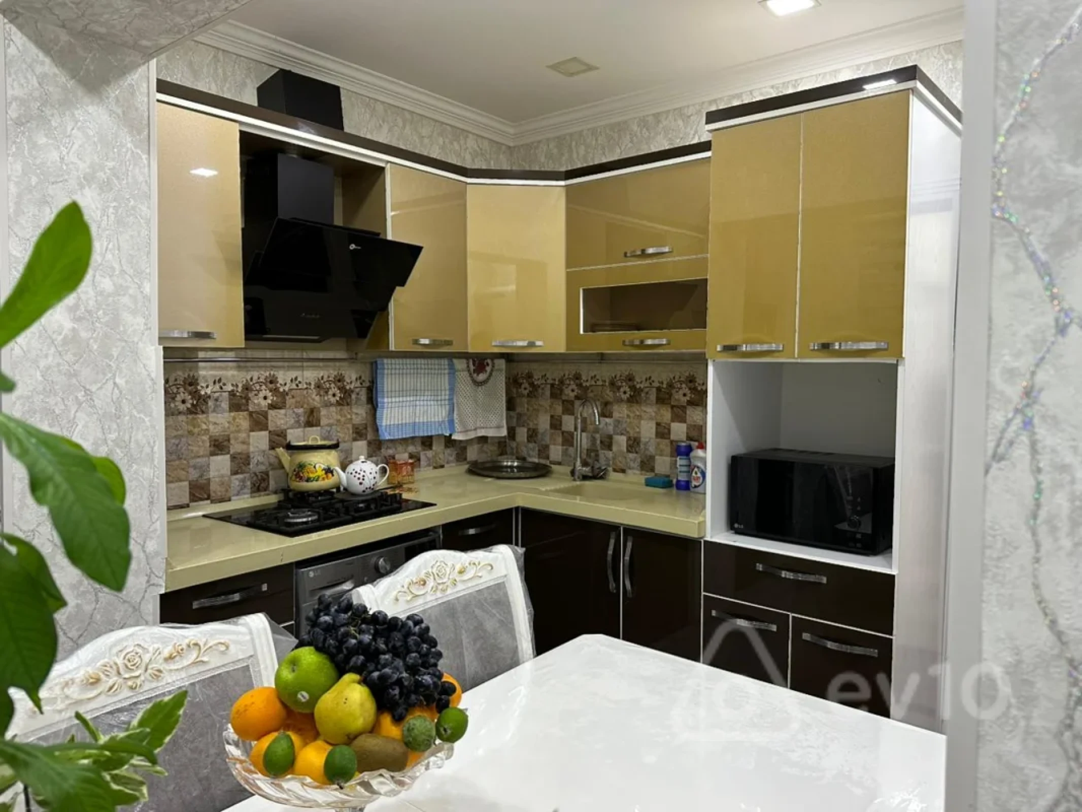Satılır 3 otaqlı köhnə tikili 75 m²