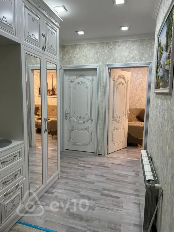 Satılır 3 otaqlı köhnə tikili 75 m²