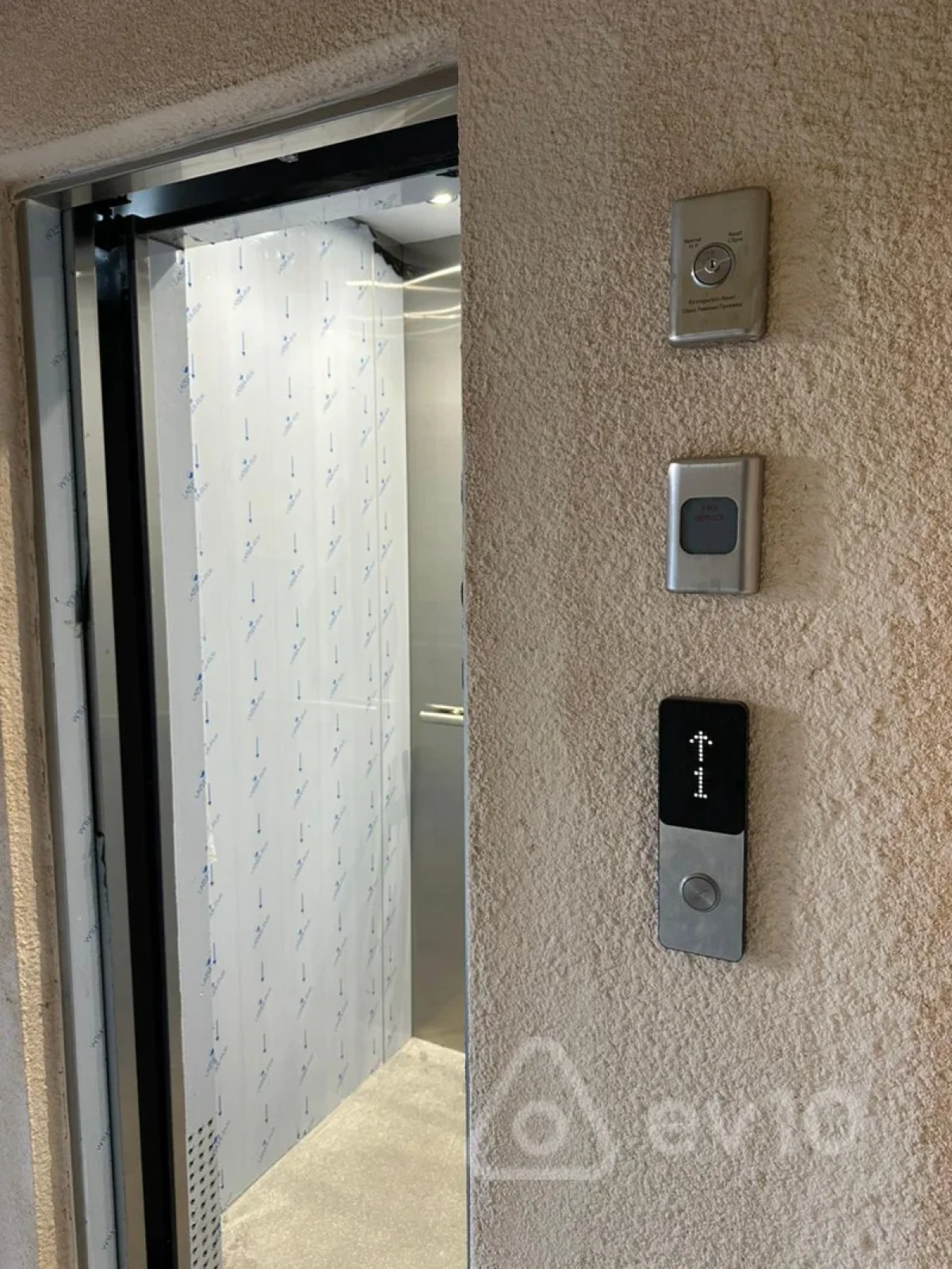 Satılır 3 otaqlı köhnə tikili 75 m²