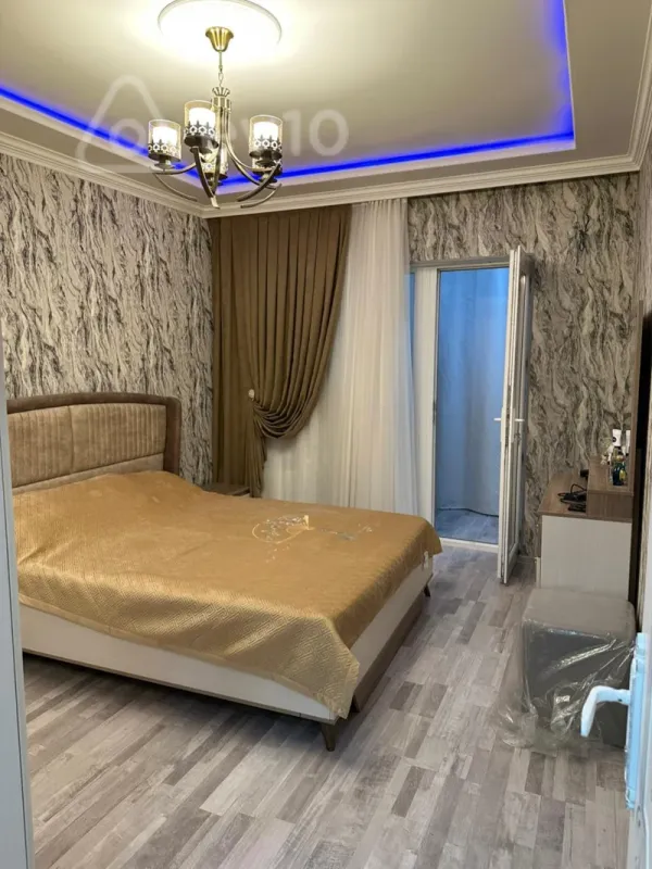 Satılır 3 otaqlı köhnə tikili 75 m²