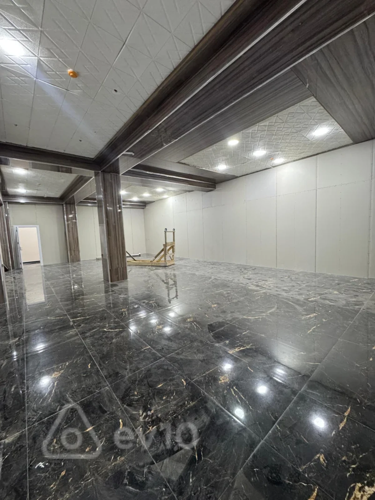 Kirayə verilir 1 otaqlı ofis 170 m²