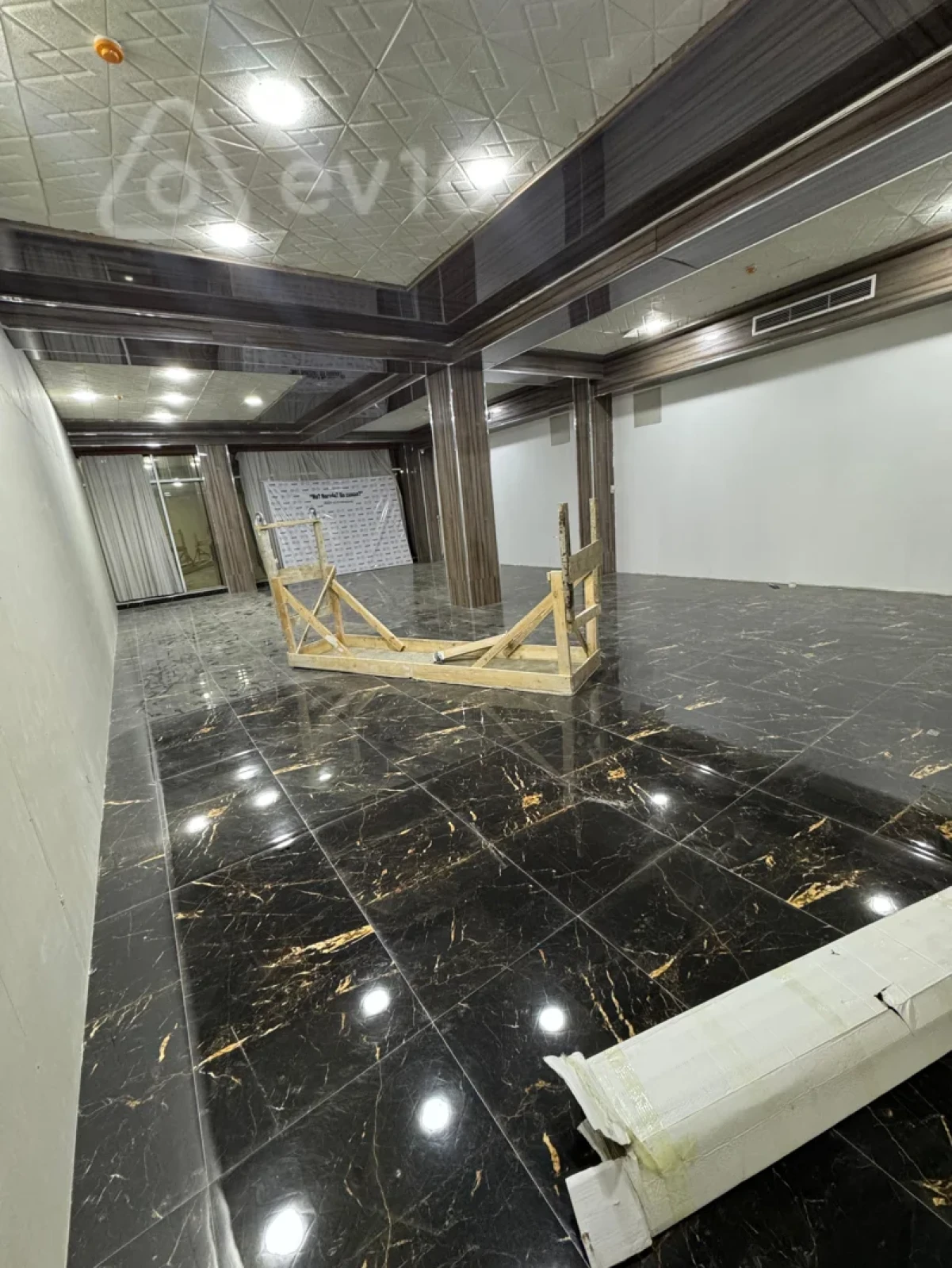 Kirayə verilir 1 otaqlı ofis 170 m²