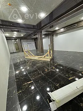 Kirayə verilir 1 otaqlı ofis 170 m²